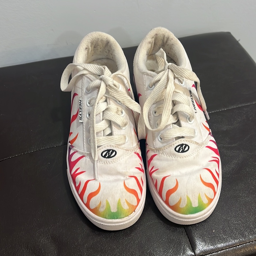 Kids Heelys size 3 - Picture 2 of 5